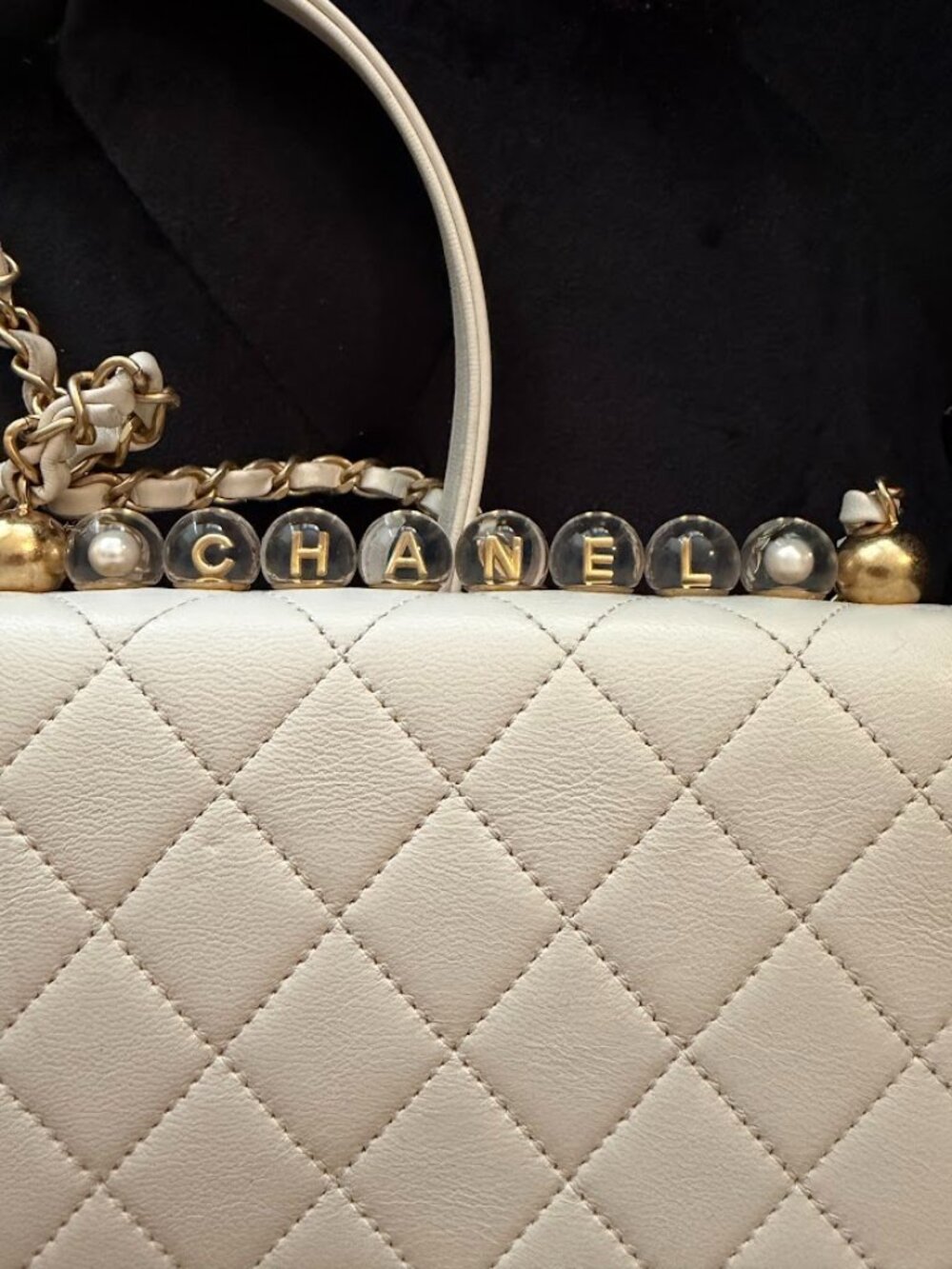 Chanel R2649 White Lambskin Mini Flap Bag Quilted Gold CC Chain Top Handle Rare - Picture 4 of 16